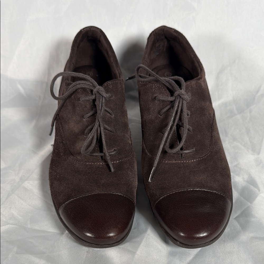 Brown Rockport Suede Lace-Up Shoes - Size 7.5